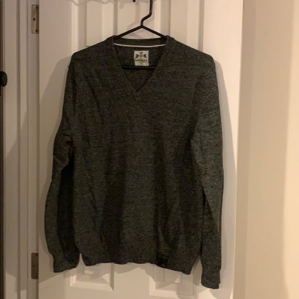 Express marble grey v neck